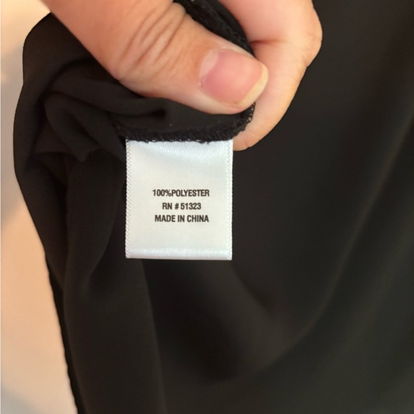 Chaus Black Sleeveless Relaxed Blouse - Picture 4 of 5